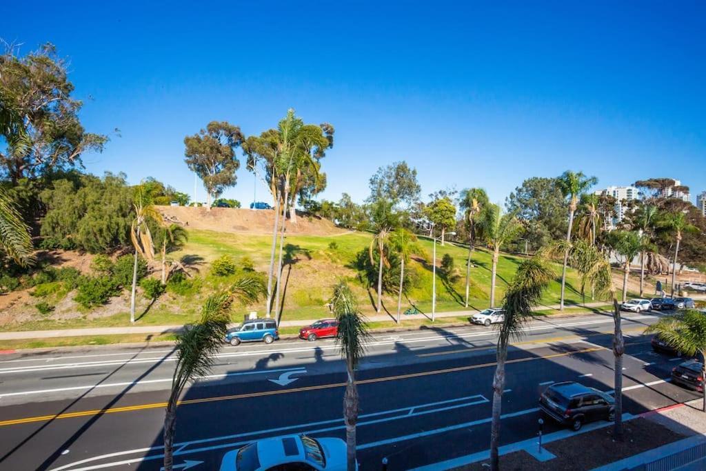 Awesome Balboa And Downtown View With Cozy Patio San Diego