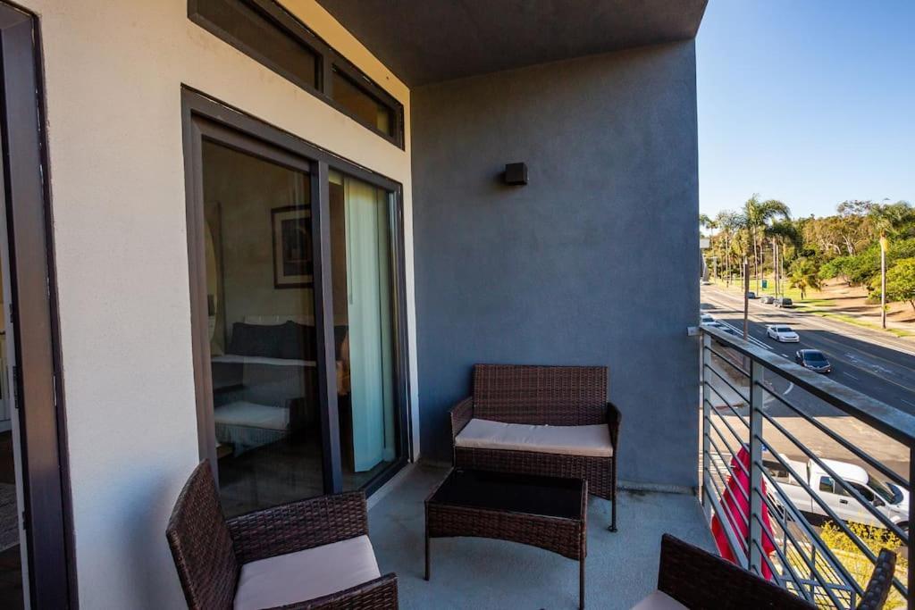 Apartment Awesome Balboa And Downtown View With Cozy Patio San Diego